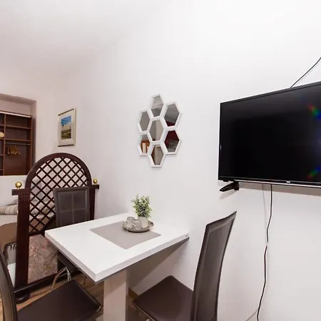 Stil - With Balcony And Sea View 101 Apartment